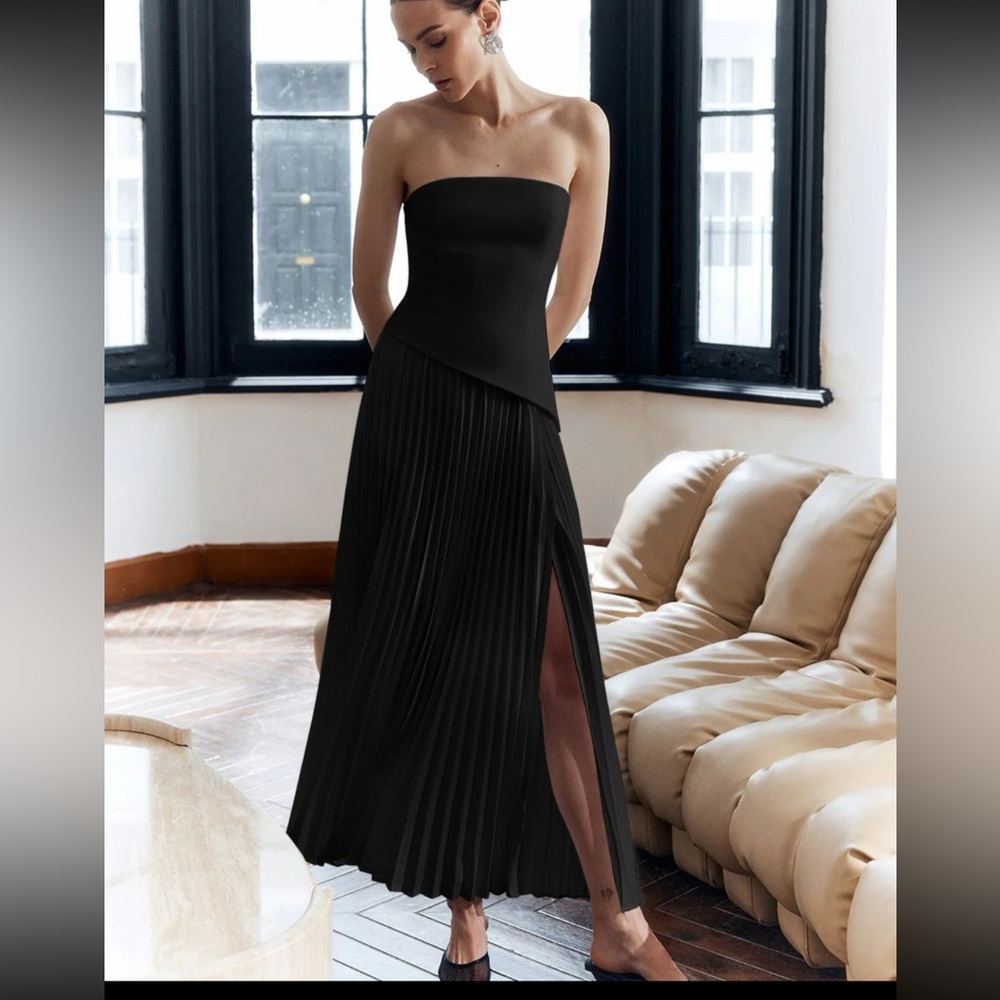 Commense Black Strapless Pleated Dress